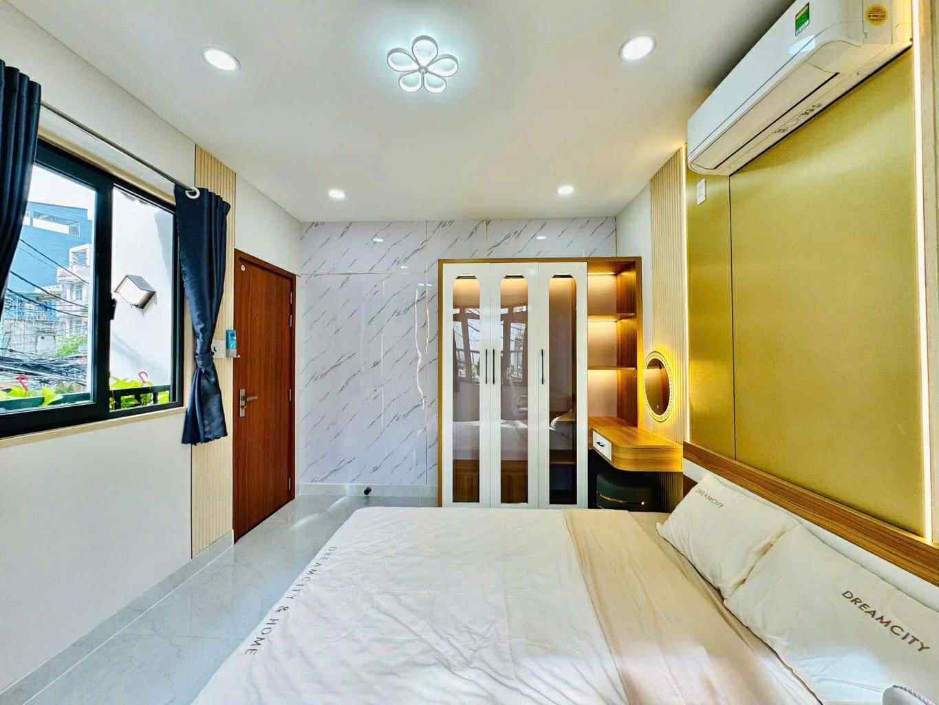 Bán nhà mặt tiền đường Duy Tân, quận Phú Nhuận, TP HCM